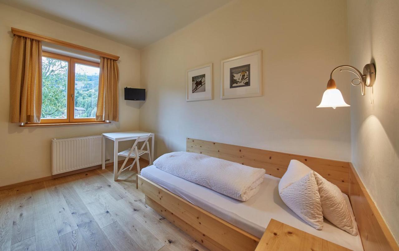 Sportpension Enzian Gasthof Saalbach