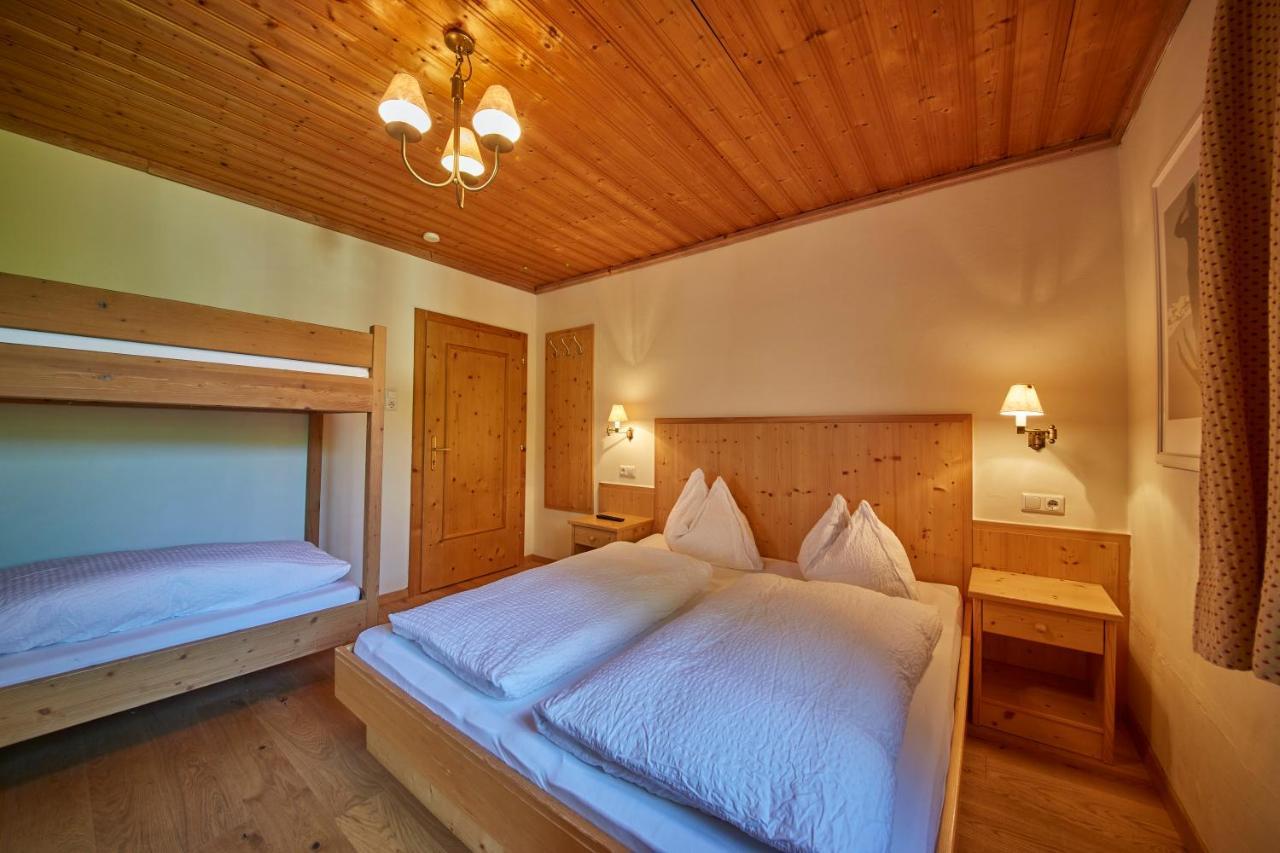 Sportpension Enzian Gasthof Saalbach